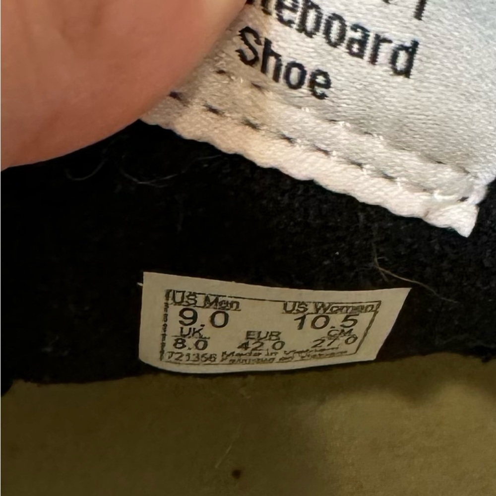 Vans - Picture 3 of 4